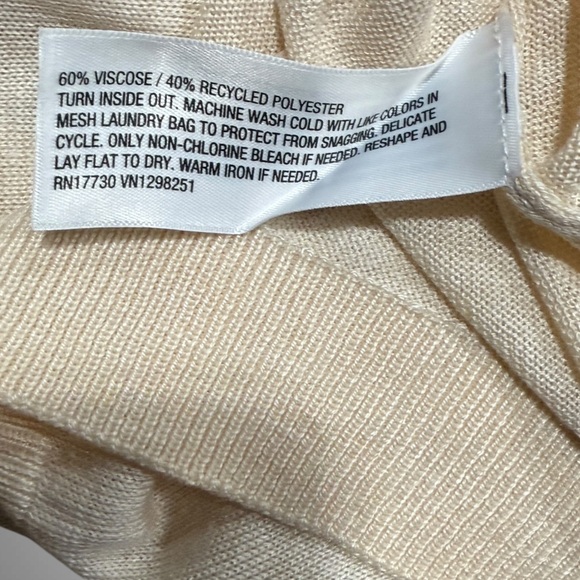 Women’s Long Sleeve Light Weight V-Neck Sweater by A New Direction NWT - Picture 8 of 14